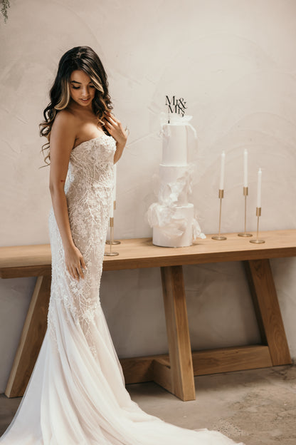 Mr & Mrs Cake Topper