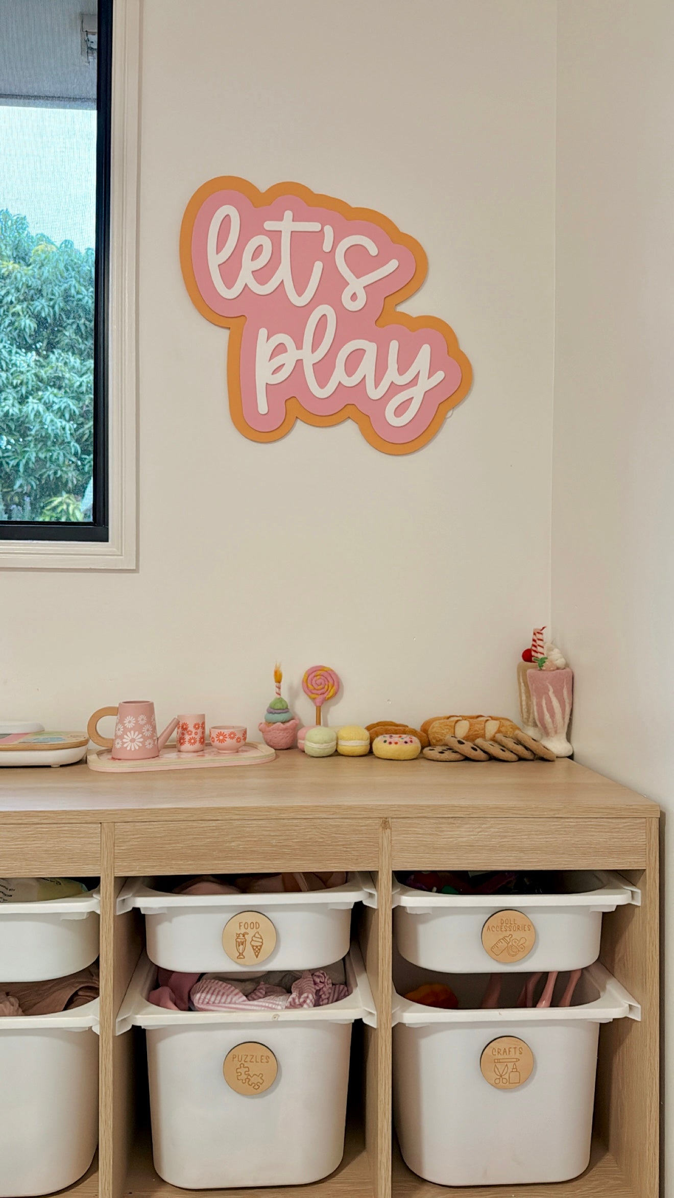 Let’s Play sign