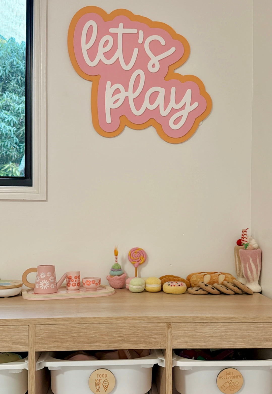 Let’s Play sign